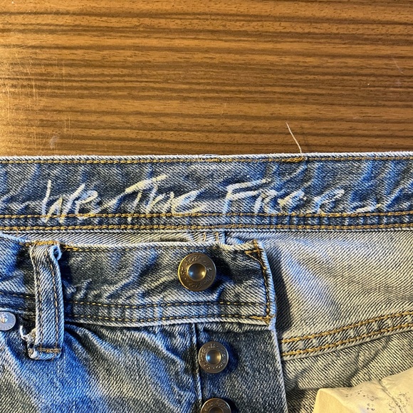We the Free low rise distressed light wash jeans - Size 26 - Picture 8 of 10